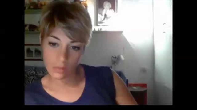 Alivia Webcam Most Beautiful Short Hair Girl Short Shorts Porn