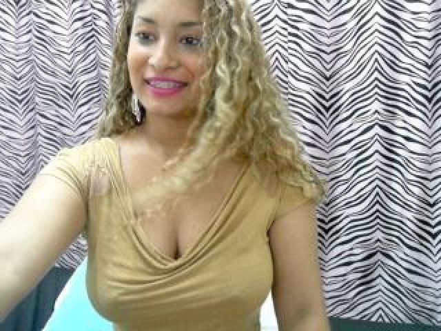 Chriissy Trimmed Pussy Medium Tits Brown Eyes Straight Latina Latino