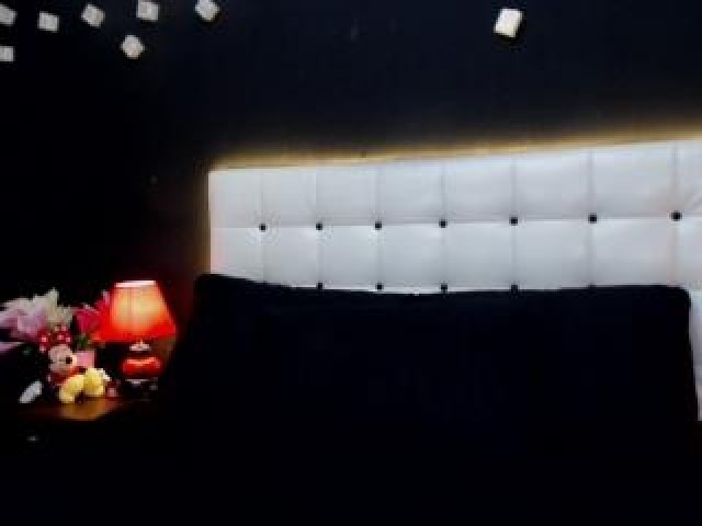 DeeaDiamond Hot Shaved Pussy Tits Erotic Stripping Pussy Large Tits
