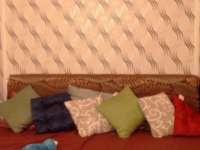 Dyanne18 Teen Webcam Model Large Tits Brunette Pussy Webcam Female