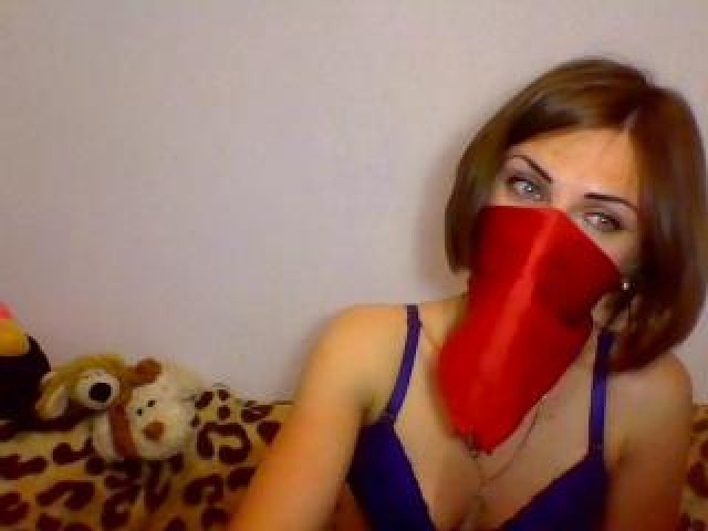 Milackka Babe Webcam Caucasian Shaved Pussy Brunette Blue Eyes