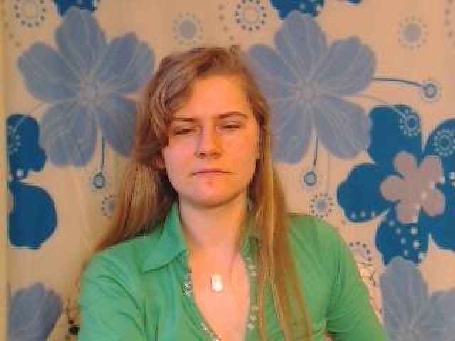 TiffanySweet Babe Tits Webcam Model Medium Tits Caucasian Straight Horny